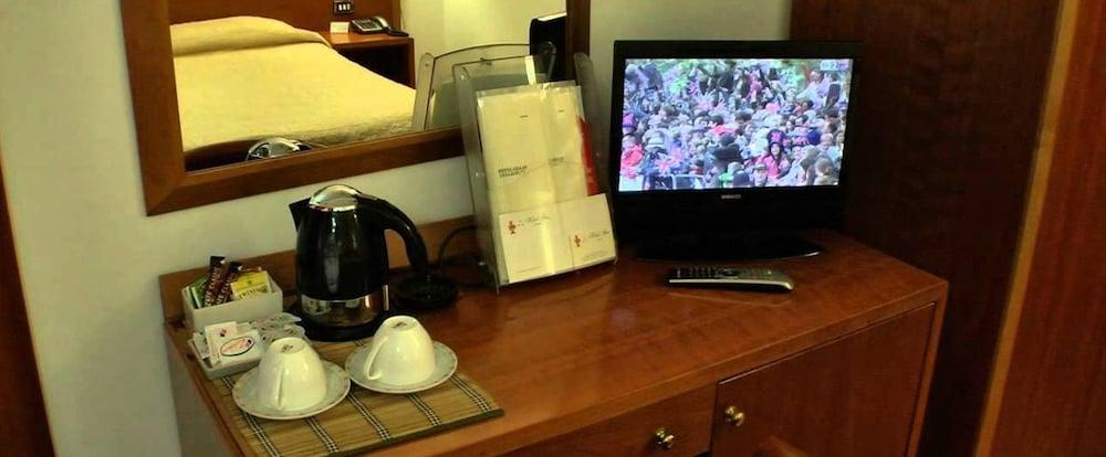 Hotel Gea Di Vulcano Rome Bagian luar foto