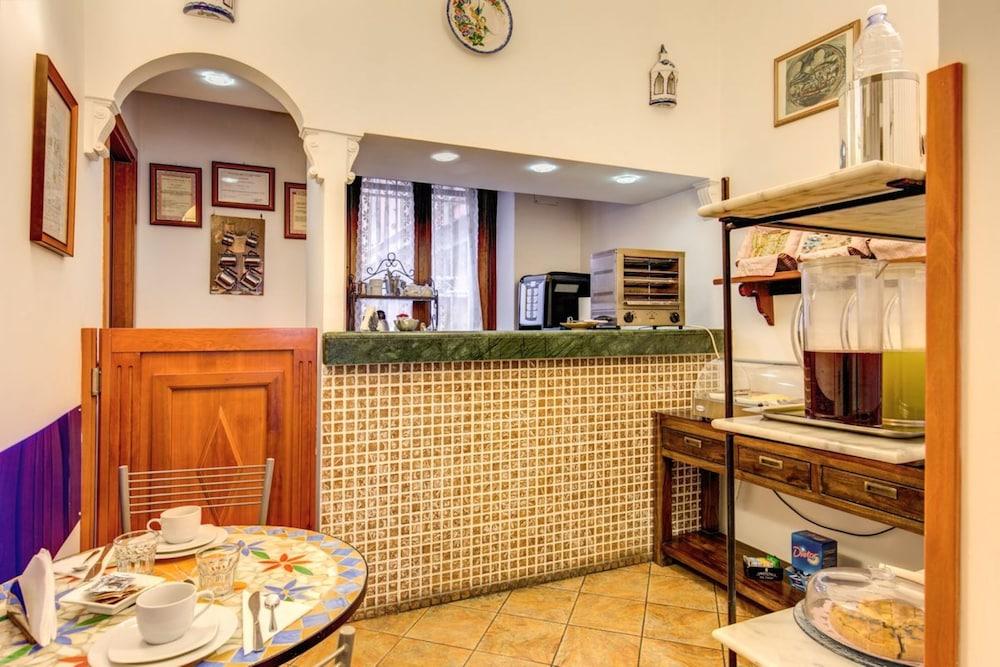 Hotel Gea Di Vulcano Rome Bagian luar foto