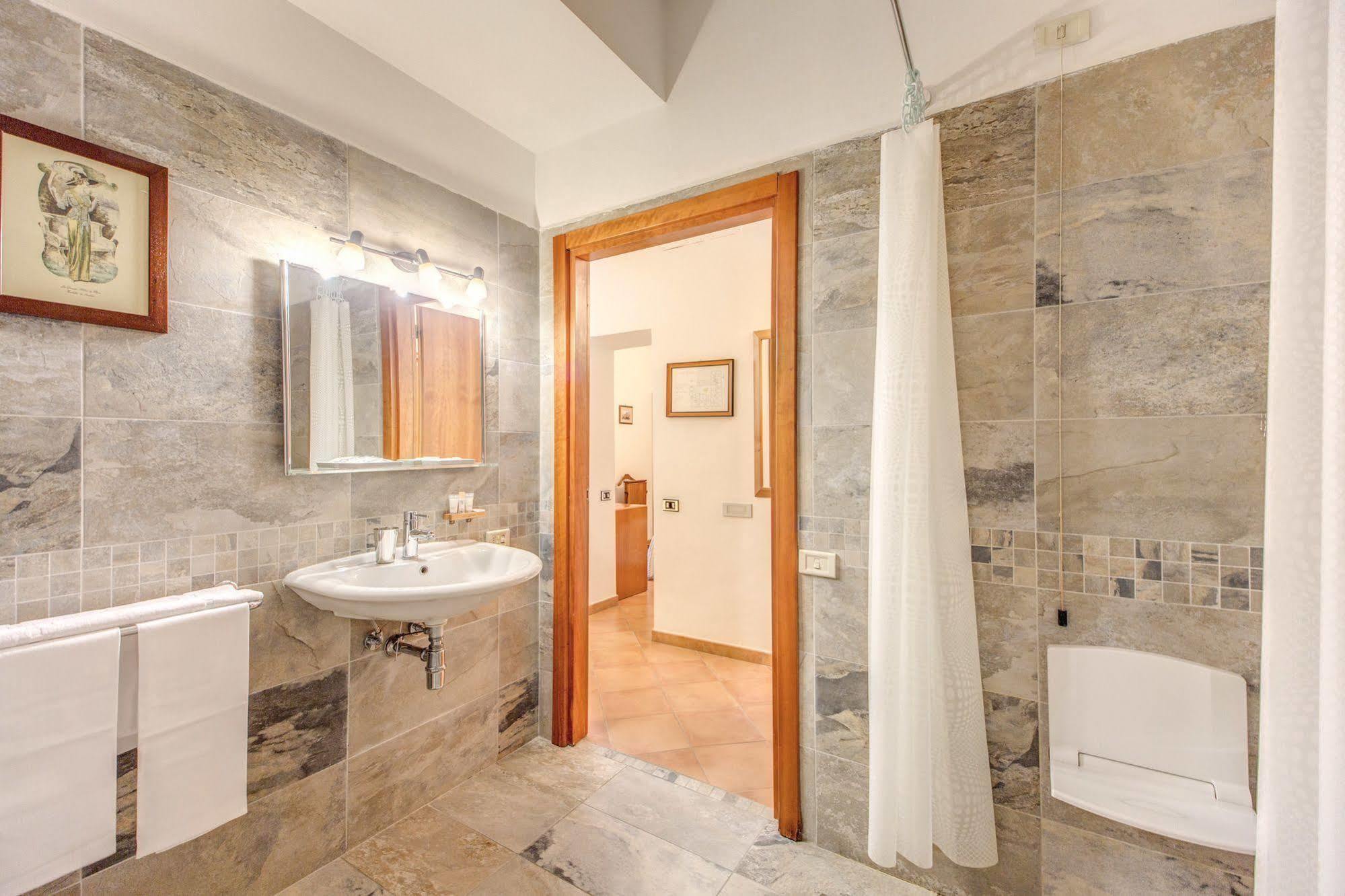 Hotel Gea Di Vulcano Rome Bagian luar foto